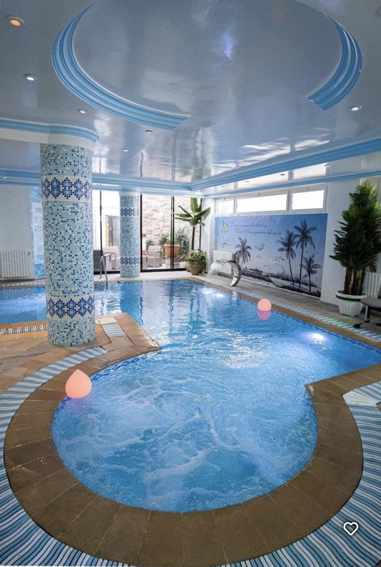 Piscine Évasion Féminine et Coin détente